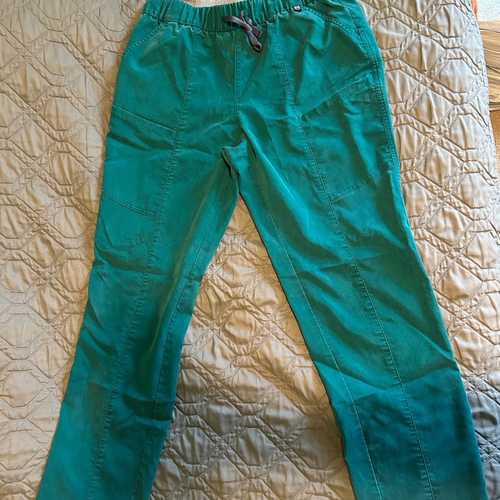 Mediclo Jura 2: Fitted Slim Scrub Pants - green